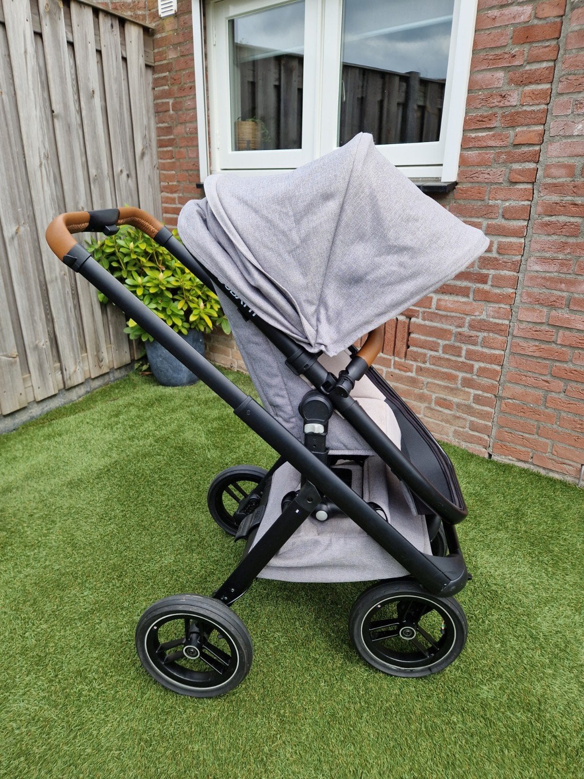 Dubatti One kinderwagen met accessoires, Kinderen en Baby's, Kinderwagens en Combinaties, Gebruikt, Verstelbare duwstang, Ophalen
