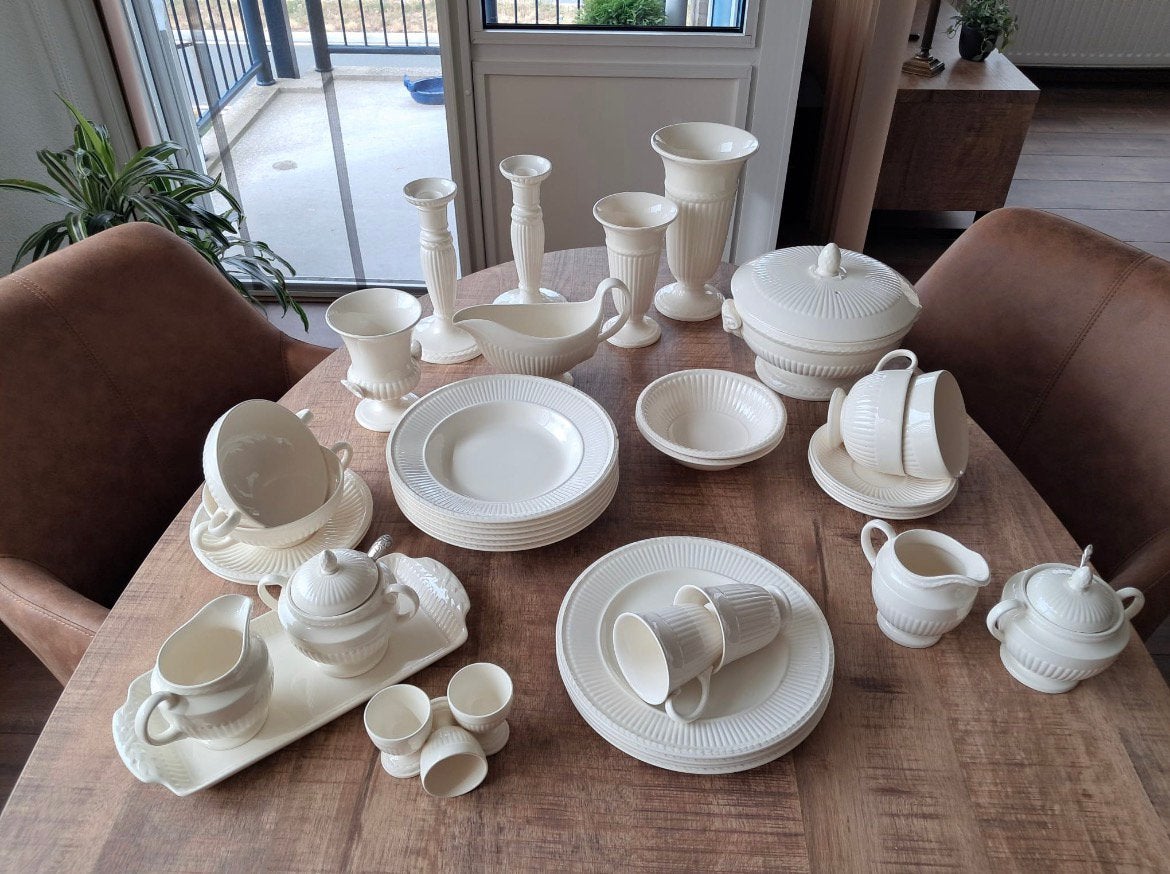 Wedgewood servies, Ophalen