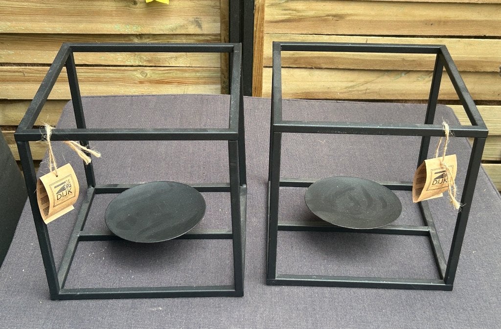Set 2 zwarte metalen kandelaars - DIJK Natural Collection, Ophalen of Verzenden, Zo goed als nieuw, Metaal, Kandelaar