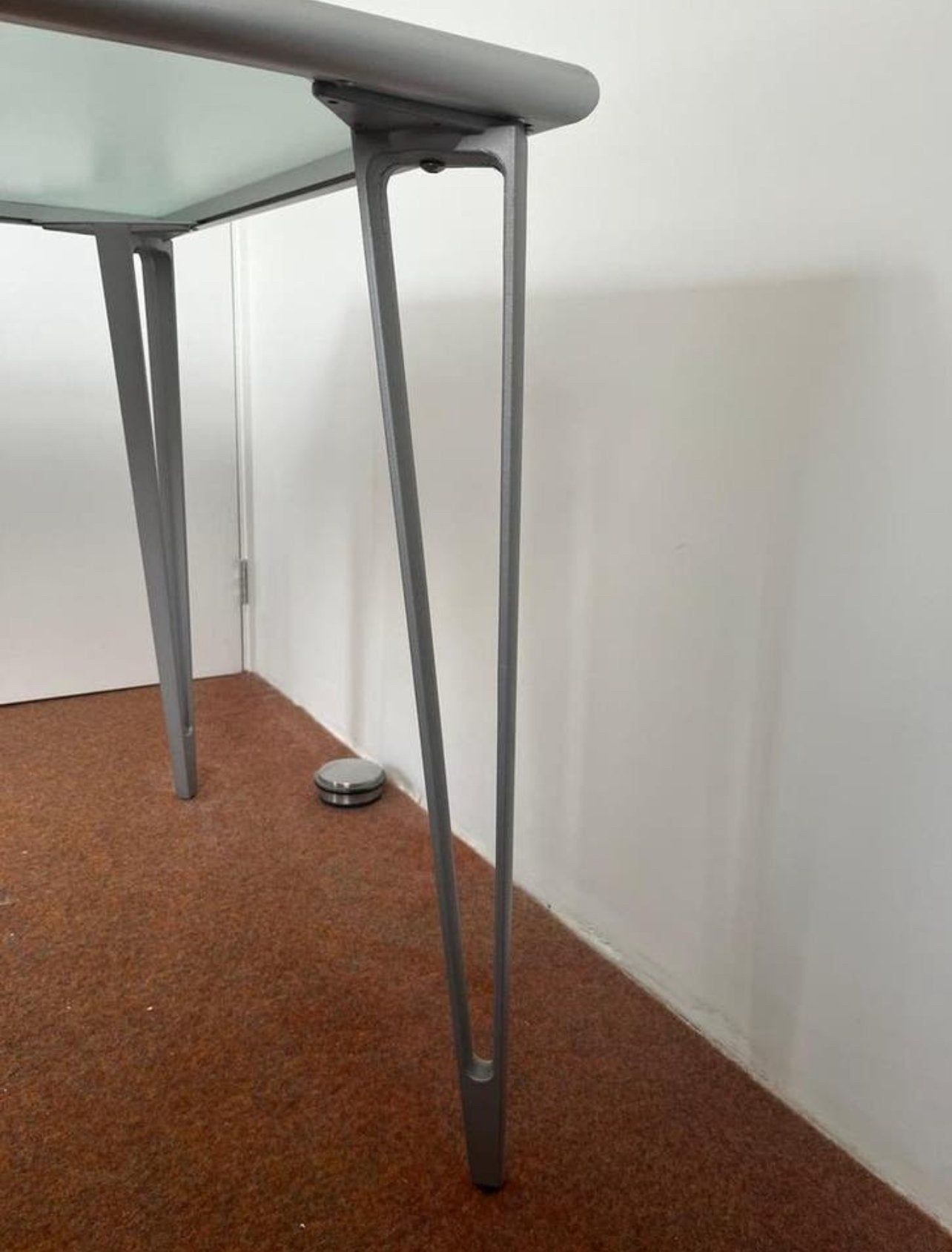 Glazen tafel met hairpin poten, Huis en Inrichting, Gebruikt, 100 tot 150 cm, Glas, Vier personen