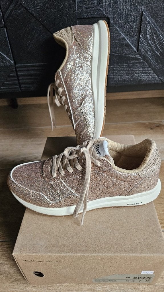 super glimmers Maat 41 Woden sneakers glitter Nieuwstaat, Kleding | Dames, Schoenen, Zwart, Ophalen of Verzenden, Sneakers of Gympen