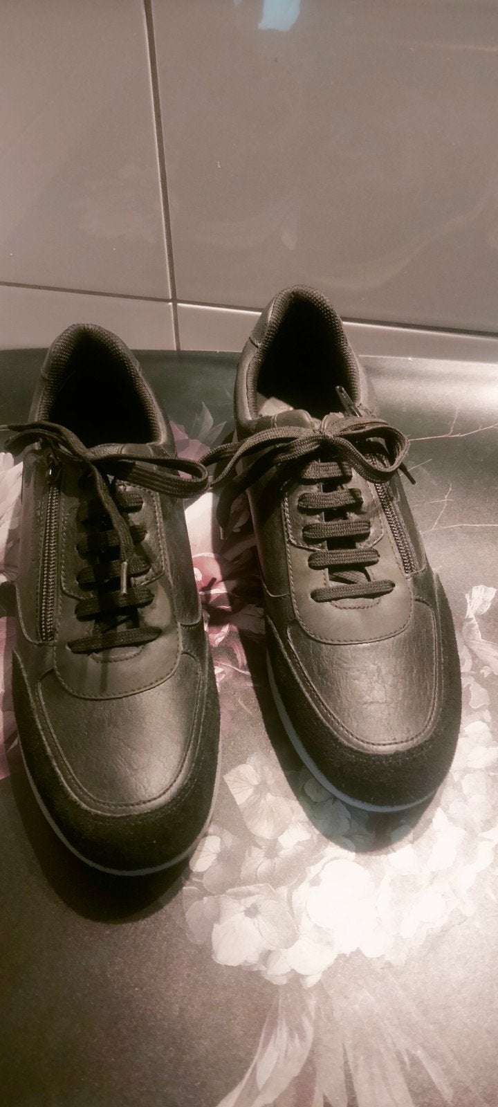 Geox sneakers maat 42 - Zo goed als nieuw, Zwart, Ophalen of Verzenden, Geox, Sneakers of Gympen