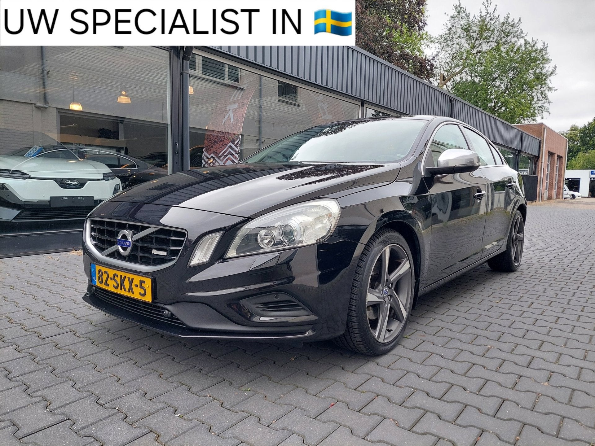 Volvo S60 1.6 T4 R-Design Xenon Leer Navi Telefoon Stoelverw, Auto's, Voorwielaandrijving, 15 km/l, Gebruikt, Zwart
