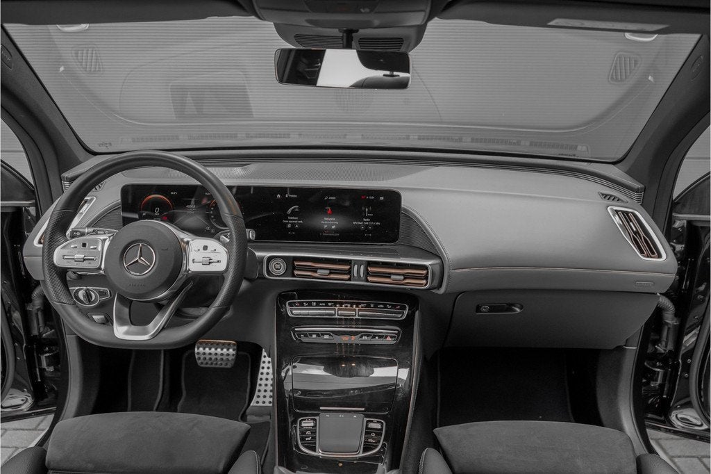 Mercedes-Benz EQC 400 4MATIC AMG Line 80 kWh Distronic Schui, Auto's, Mercedes-Benz, Zwart, Zwart, Origineel Nederlands, Vierwielaandrijving