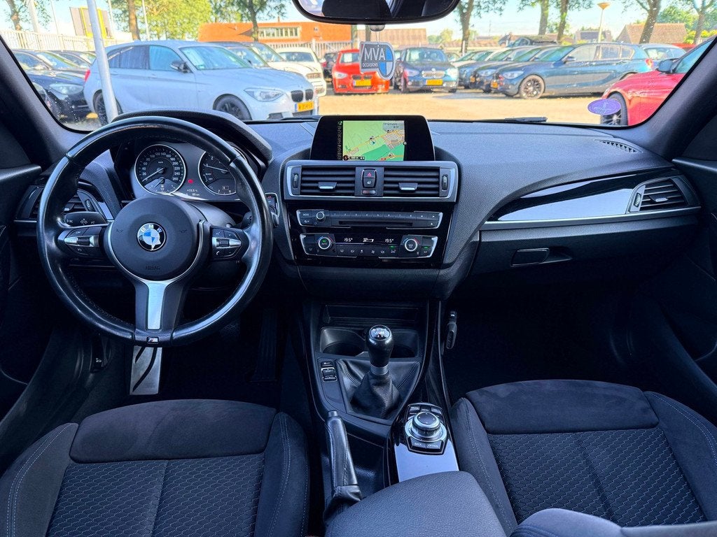 BMW 1-serie 116i Centennial Executive M Sport Lci|Navigatie|, 1-Serie, Achterwielaandrijving, Alcantara, Zwart