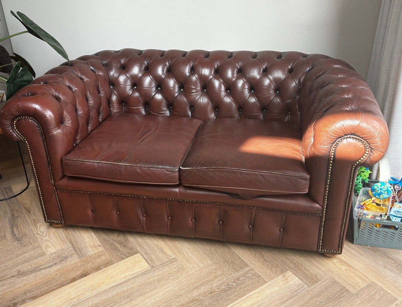 Chesterfield tweezitsbank, Huis en Inrichting, Banken | Bankstellen, Ophalen, Gebruikt, 150 tot 200 cm, Tweepersoons