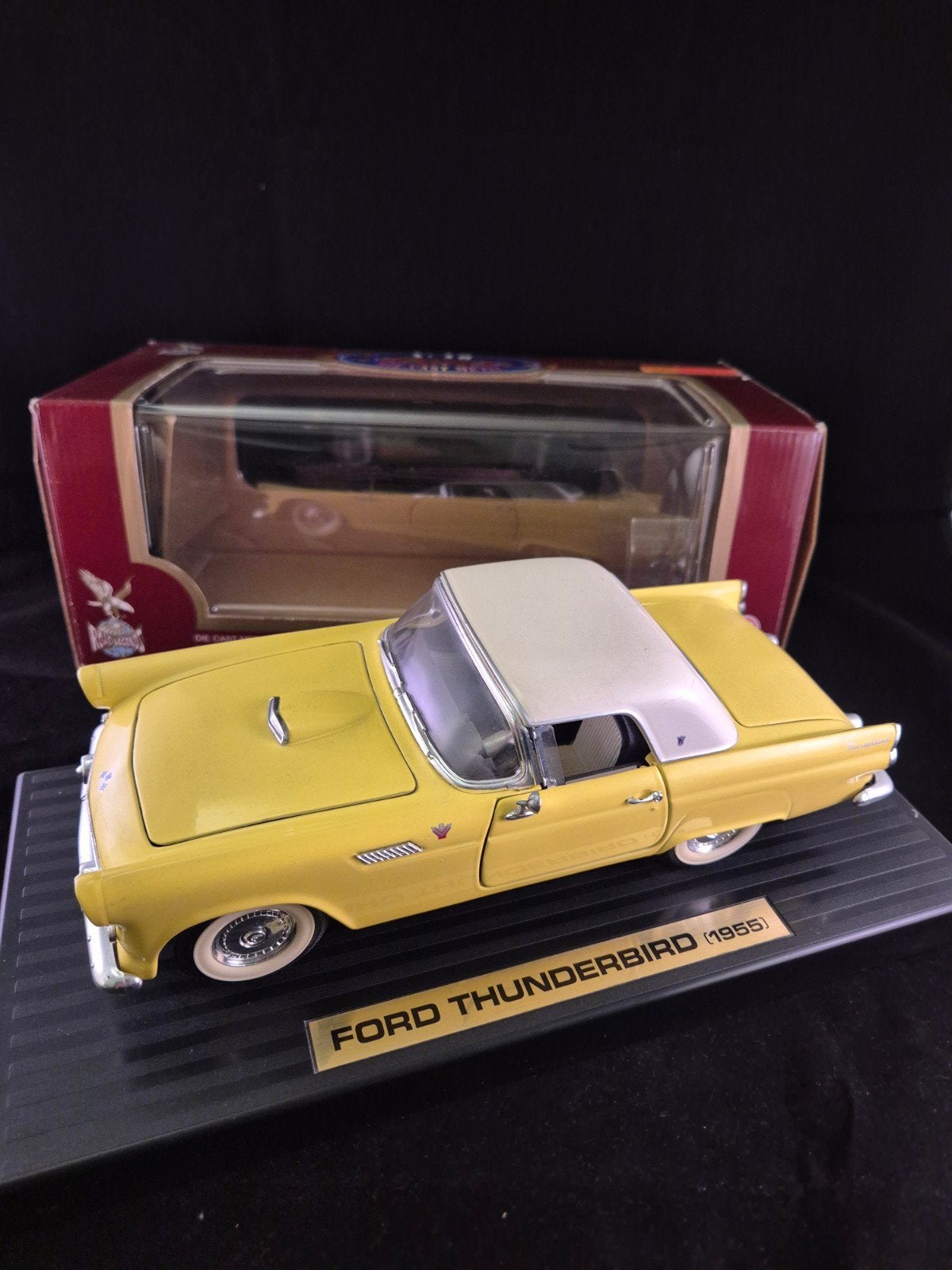 Ford Thunderbird (1955) 1:18, Hobby en Vrije tijd, Ophalen of Verzenden, Zo goed als nieuw, Auto, Overige merken