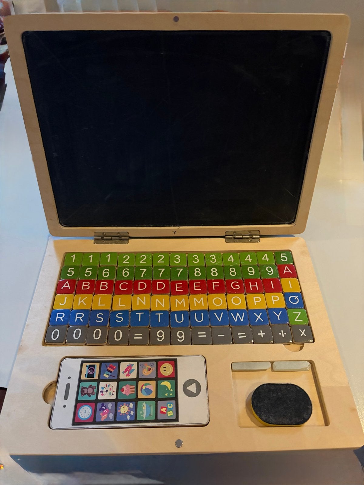 Houten educatieve laptop met krijtbord en cijfers/letters, Ophalen of Verzenden, Gebruikt, Rekenen