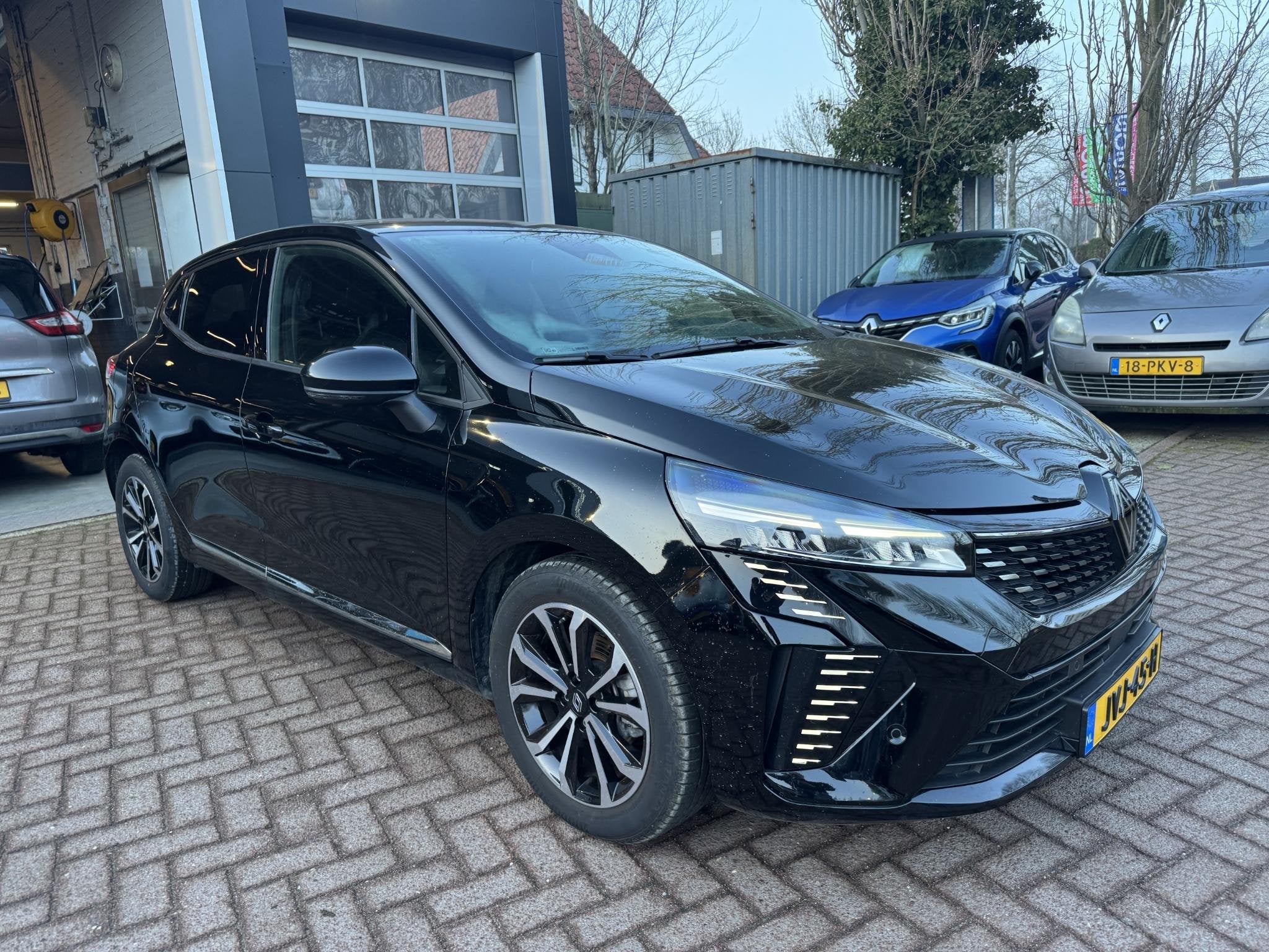 Renault Clio 1.0 TCe 90pk Techno+360 Camera!, Voorwielaandrijving, Gebruikt, Euro 6, Leder en Stof