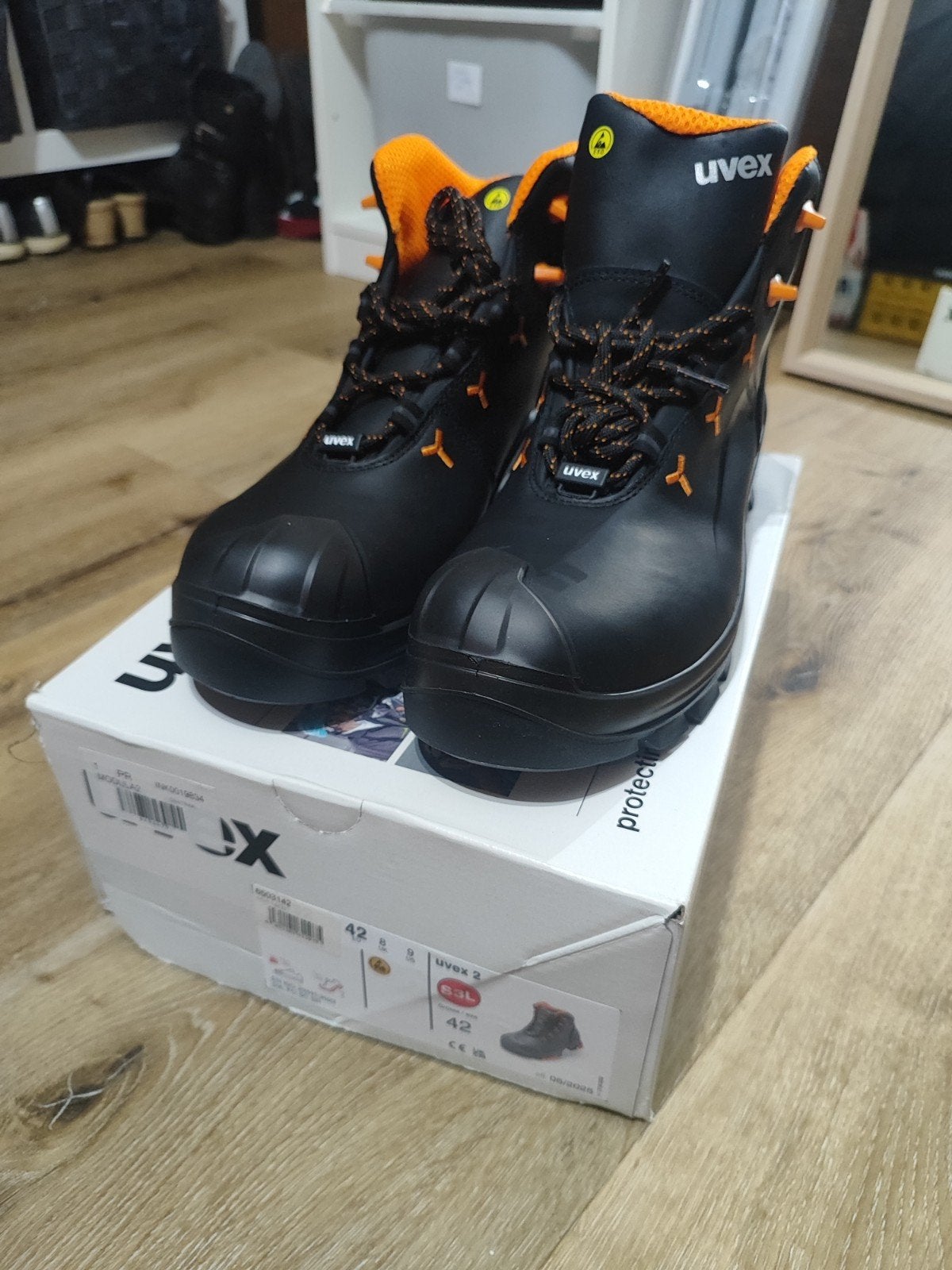 uvex werkschoenen stalen neus 42 nieuw, Ophalen of Verzenden