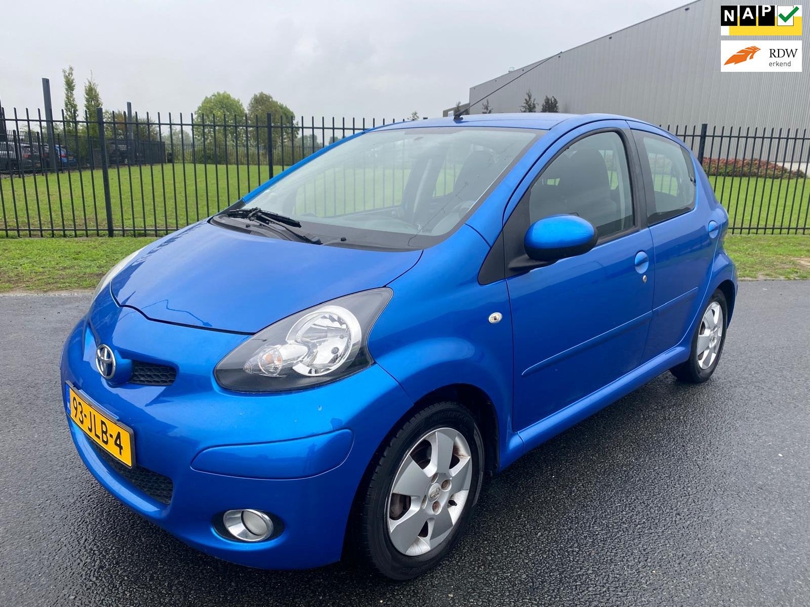 Toyota Aygo 1.0-12V|Airco|Apk 3-2027|Bluetooth|Cruise|5 drs|, Voorwielaandrijving, Stof, Gebruikt, 68 pk