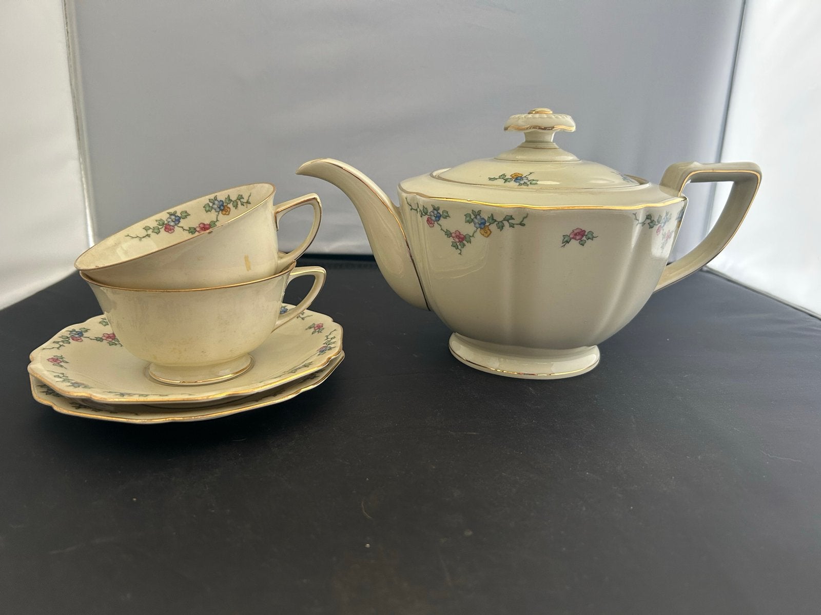 Vintage Heinrich theeset (pot met 2 kopjes) - bloemmotief, Antiek en Kunst, Antiek | Servies compleet, Ophalen