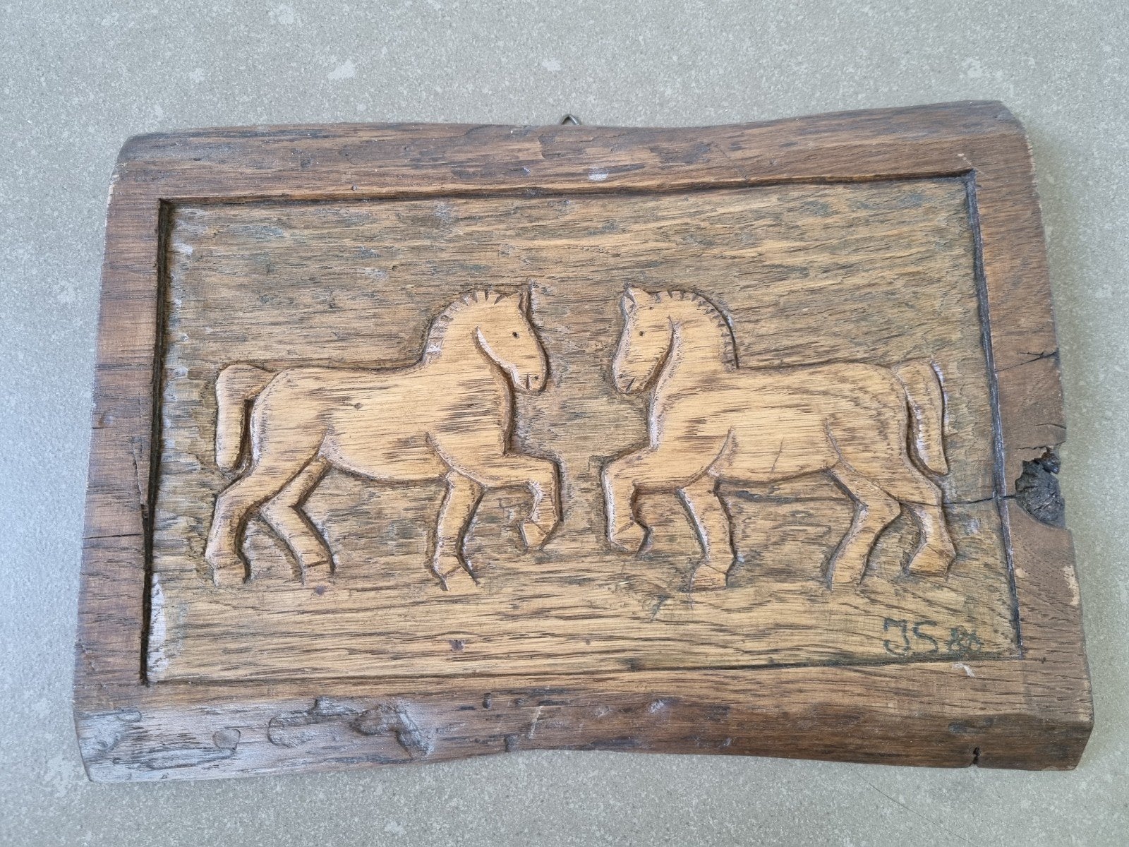 Houtsnijwerk van 2 paarden Wanddecoratie, Huis en Inrichting, Woonaccessoires | Wanddecoraties, 21 cm, Gebruikt, Hout, Ophalen of Verzenden