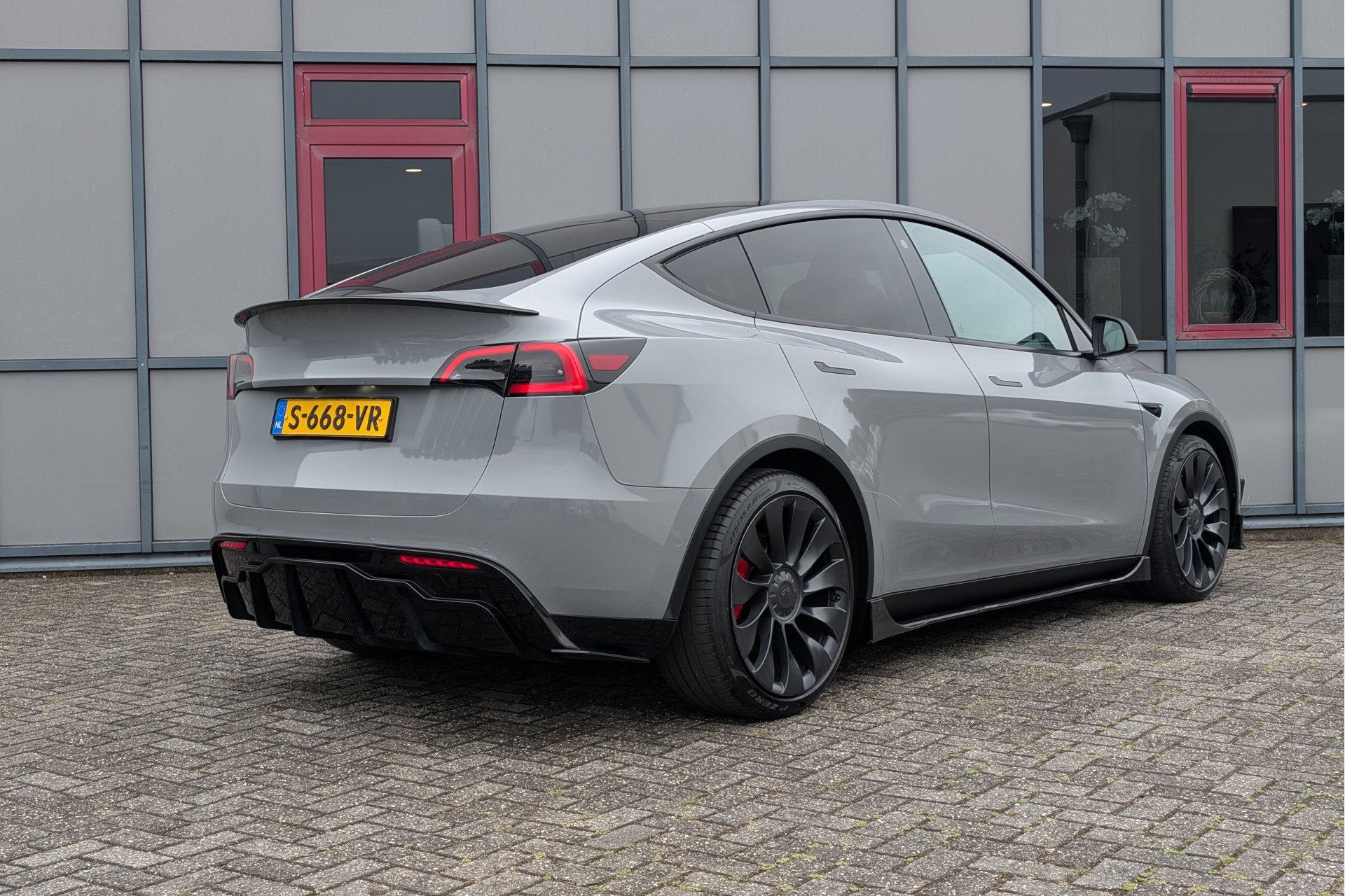 Tesla Model Y Performance AWD 75kWh SOH 94% Bodykit Wrap App, Auto's, Tesla, Automaat, Dealer onderhouden, Gebruikt, Zwart