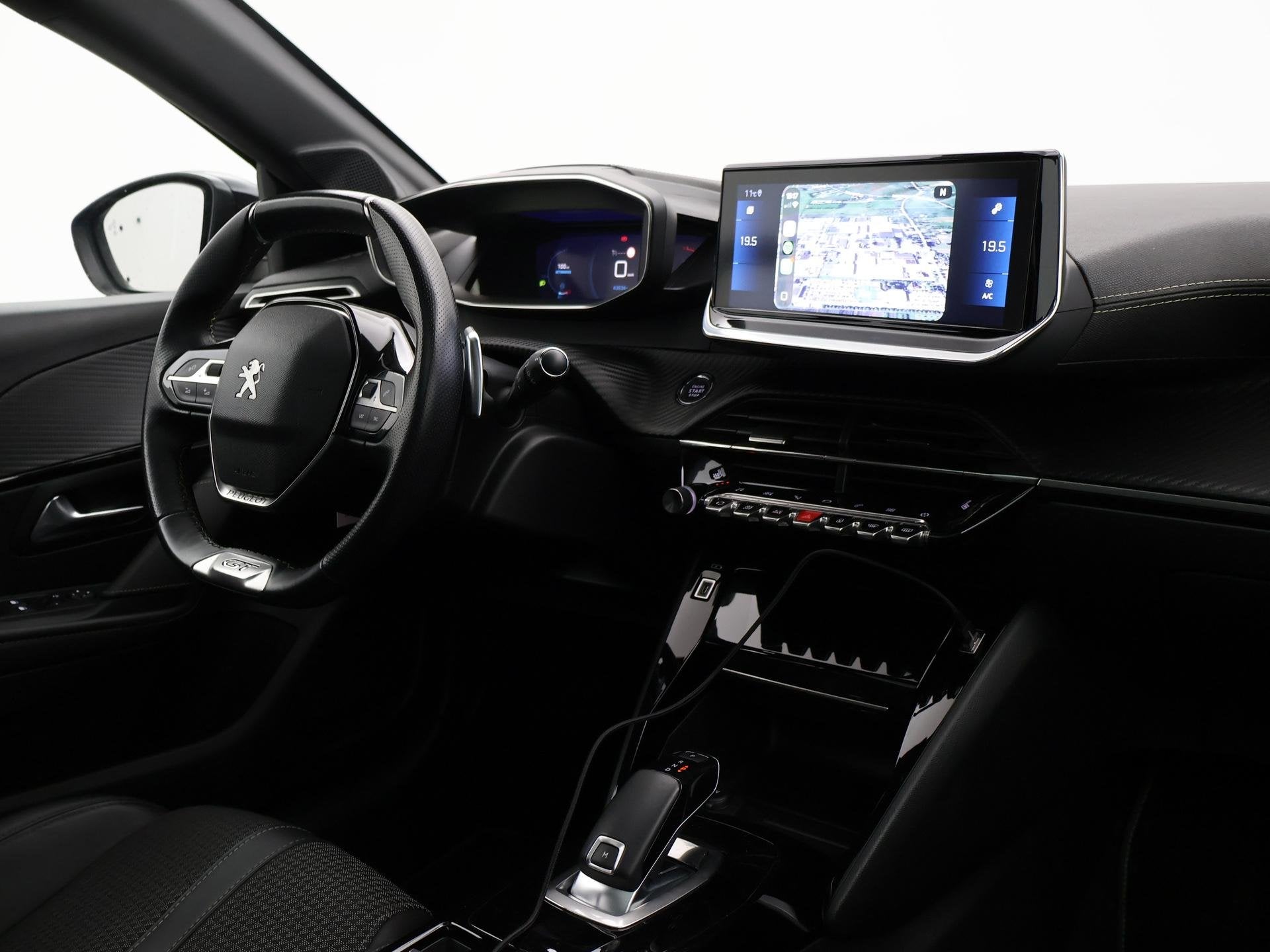 Peugeot 208 1.2 PT 130 PK AUT. GT-LINE + PANORAMA | SFEERVER, Auto's, Peugeot, Gebruikt, Euro 6, 1199 cc, 1133 kg