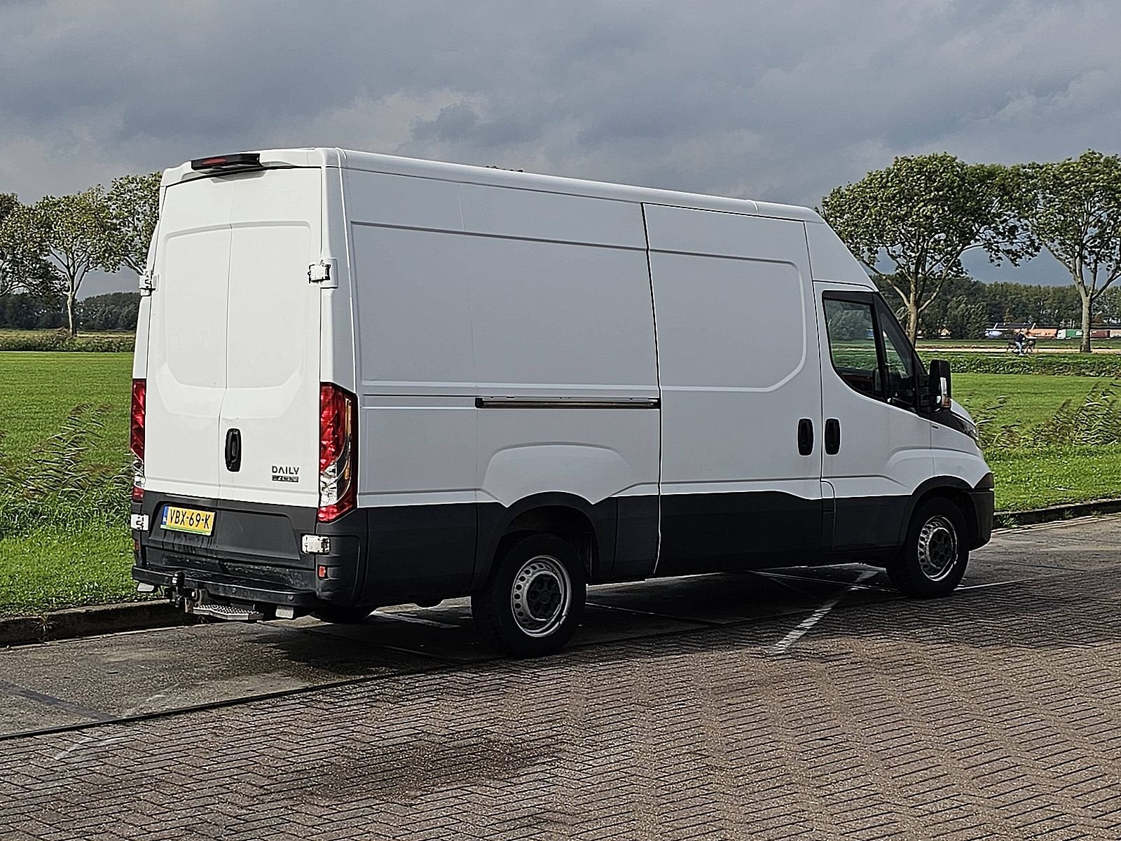 IVECO DAILY 35S16 L2H2 ac automaat EURO6, Auto's, Automaat, 2177 kg, Gebruikt, Euro 6