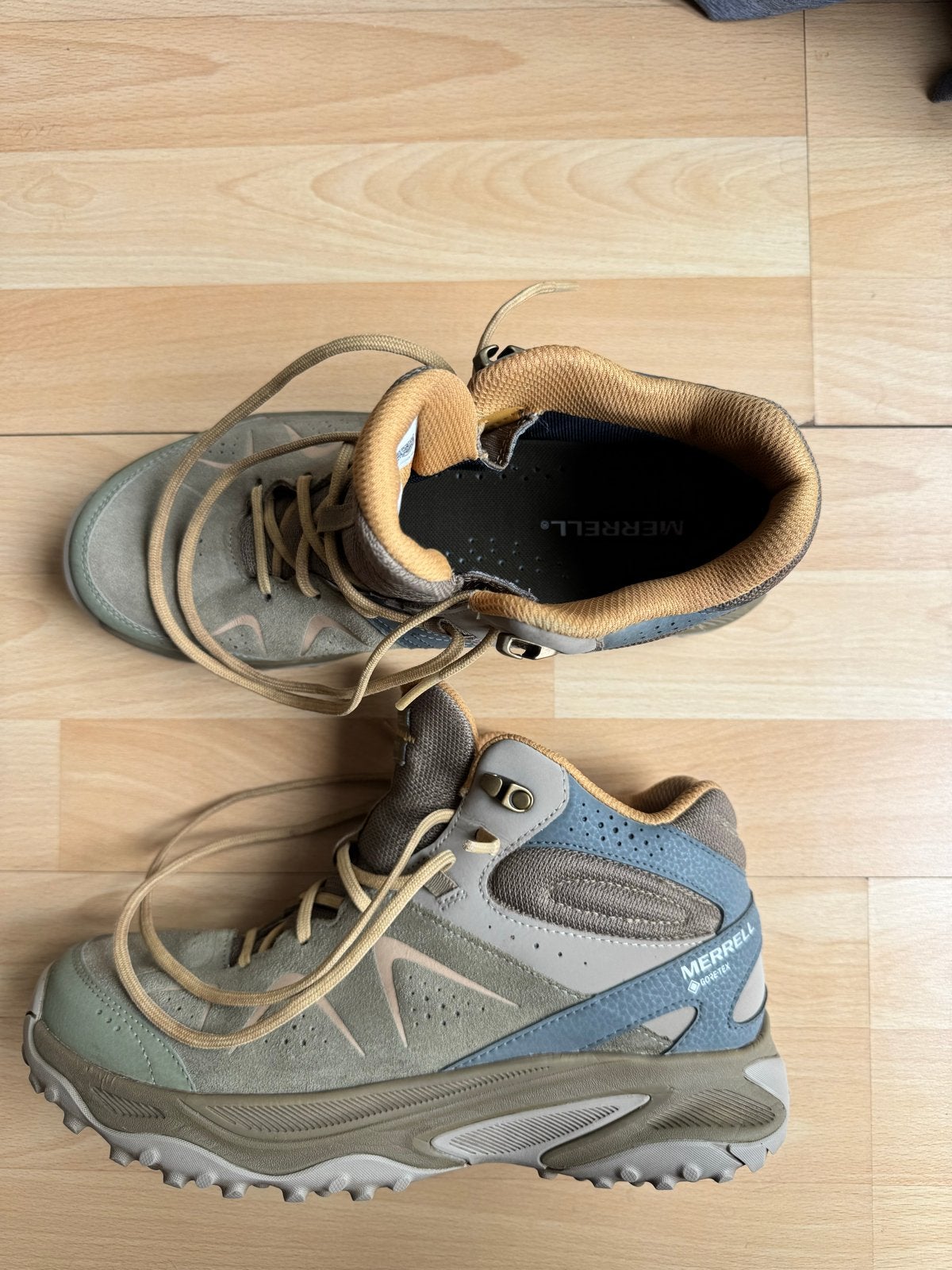 Merrell Yokota 3 Mid GTX Waterproof wandelschoenen, Ophalen of Verzenden, Zo goed als nieuw, Schoenen