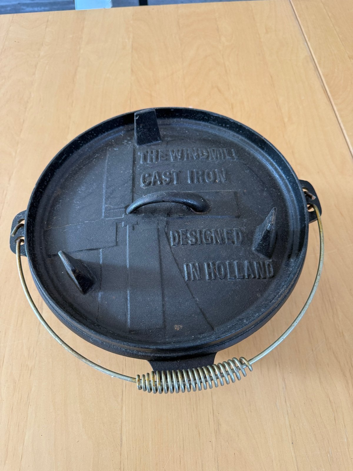 The Windmill Gietijzeren Dutch Oven met pootjes - 6Q/5,5L, Ophalen, Gebruikt, Gietijzer, Met deksel