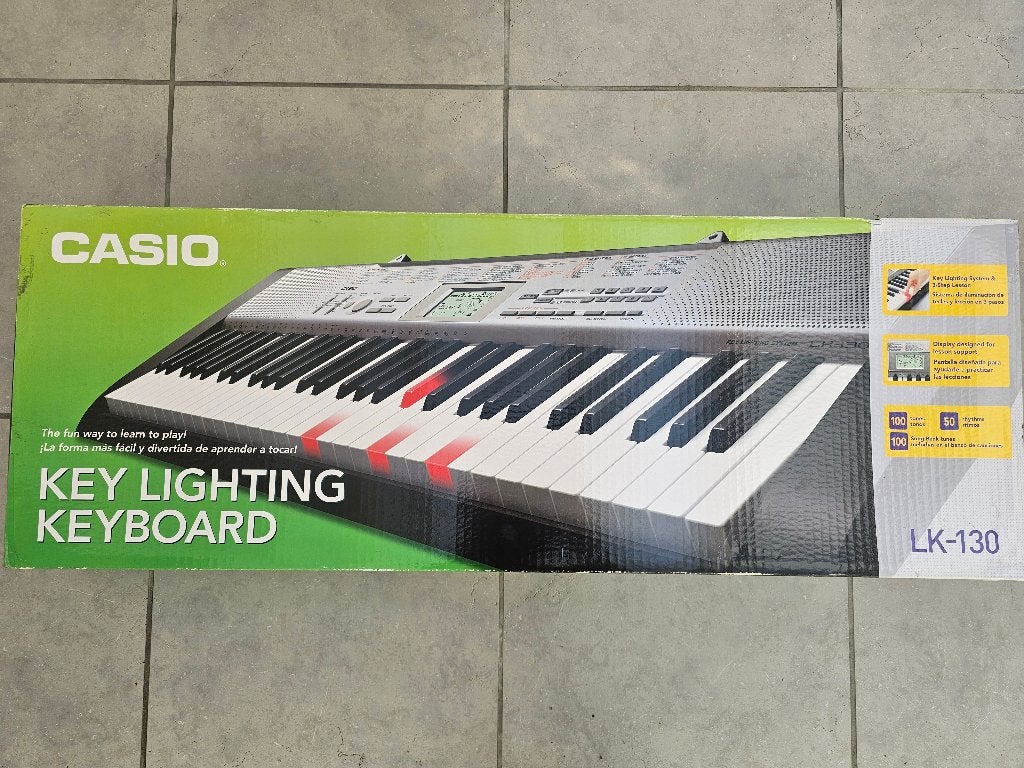 Keyboard Casio LK-130, Muziek en Instrumenten, Keyboards, Gebruikt, 61 toetsen, Casio, Ophalen of Verzenden