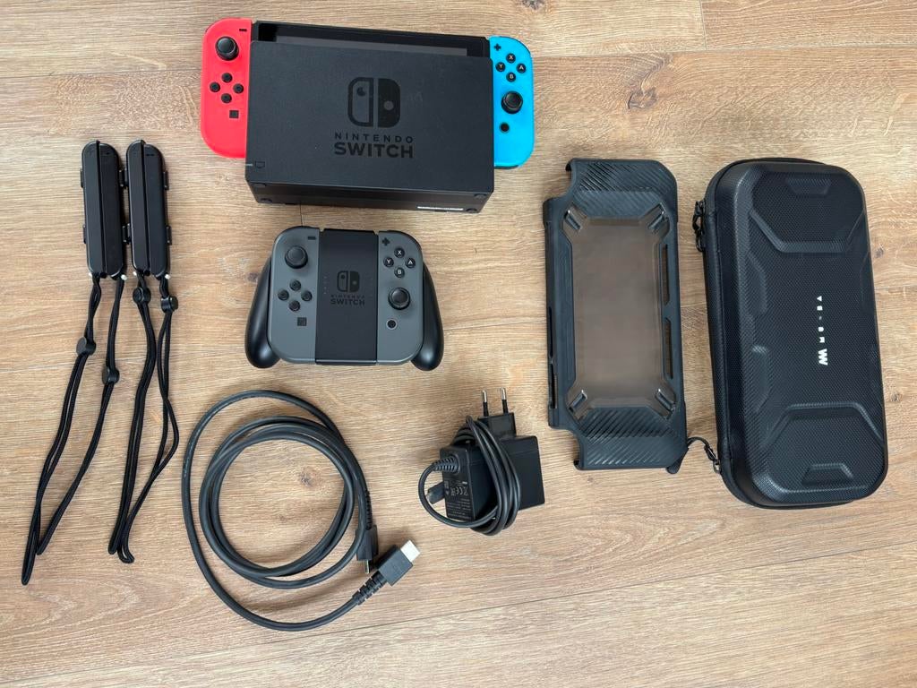 Nintendo switch V1, Spelcomputers en Games, Ophalen, Zo goed als nieuw, Met 3 controllers of meer, Switch Original
