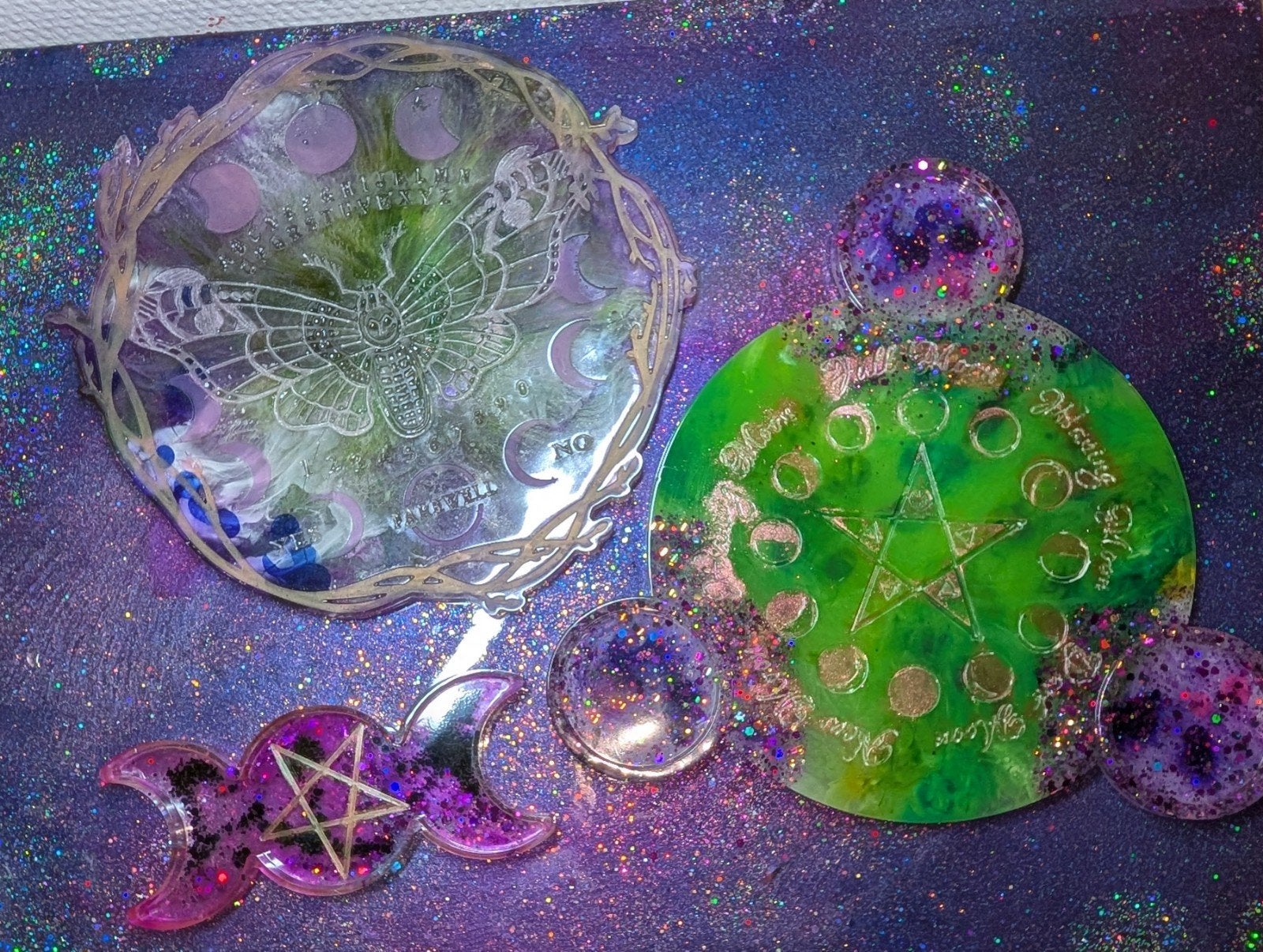 Spirituele Resin Set: Pentagram, Maanfasen Doodshoofdvlinde, Ophalen of Verzenden, Nieuw, Tarot of Kaarten leggen, Verhaal of Roman