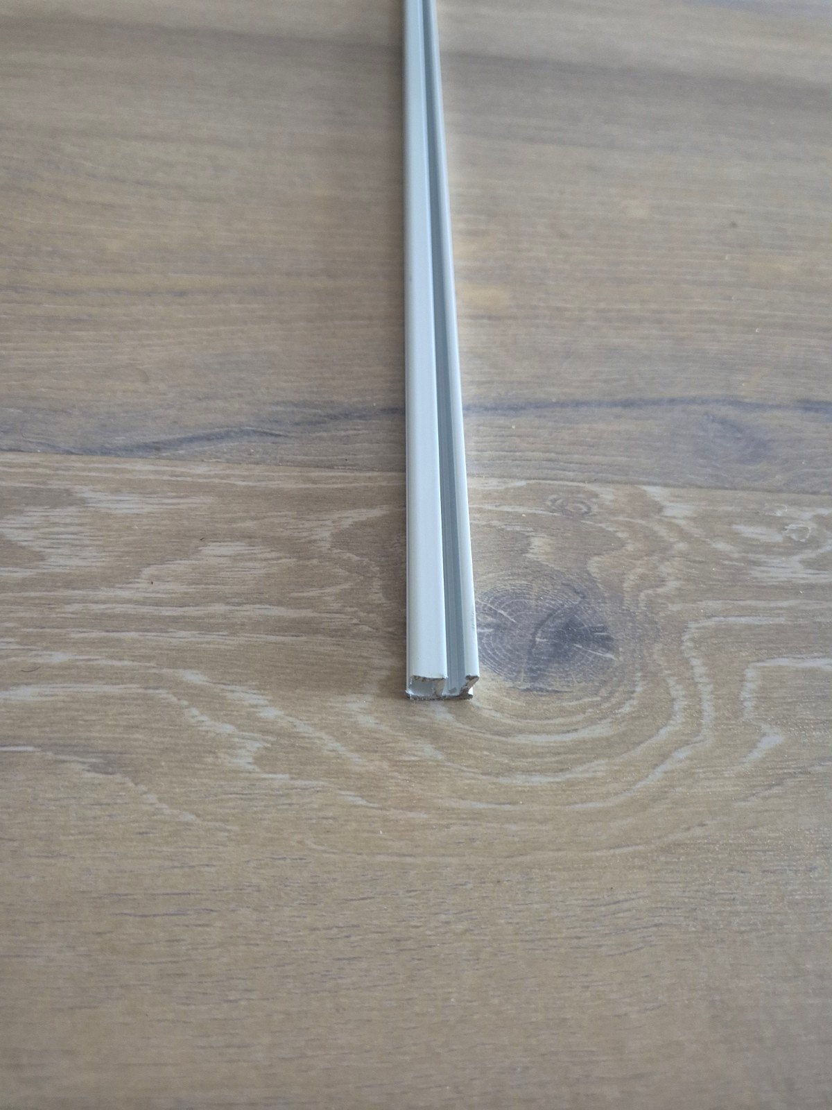 Lange gordijnrail 4 meter 57 cm zonder bevestiging, Huis en Inrichting, Ophalen, Wit, Metaal, Nieuw