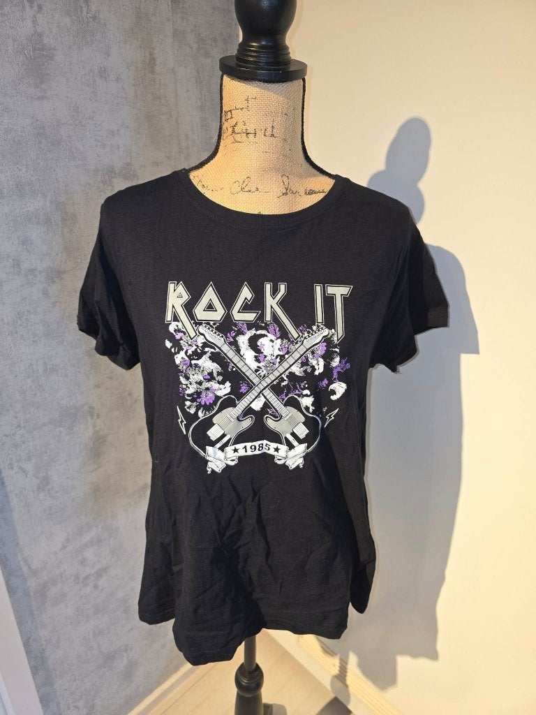 Zwart T-shirt 'Rock It 1985' met gitaarprint - Maat XL, Zwart, Maat 46/48 (XL) of groter, Ophalen of Verzenden, Onbekend