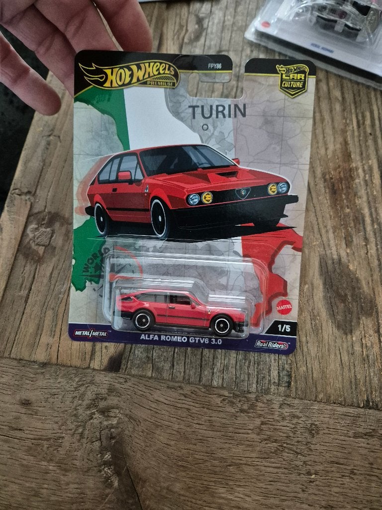 hot wheels premium alfa romeo gtv6 3.0 rood turin, Ophalen of Verzenden, Nieuw, Auto
