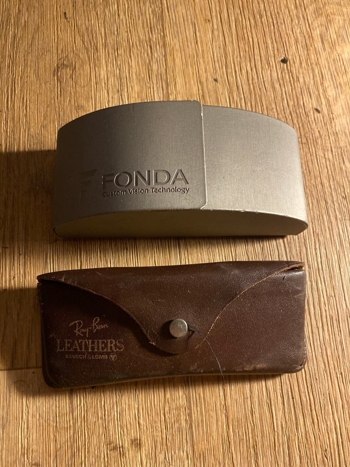 2 brillenkokers: Ray-Ban Leathers en Fonda, Ophalen, Gebruikt, Bruin, Ray-Ban