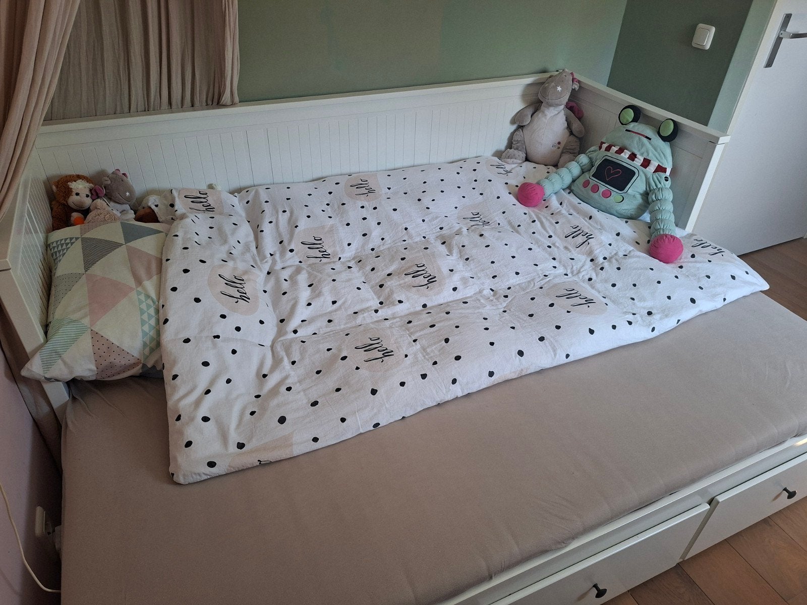 Ikea Hemnes bedbank met 2 matrassen, Ophalen, Gebruikt, Jongetje of Meisje