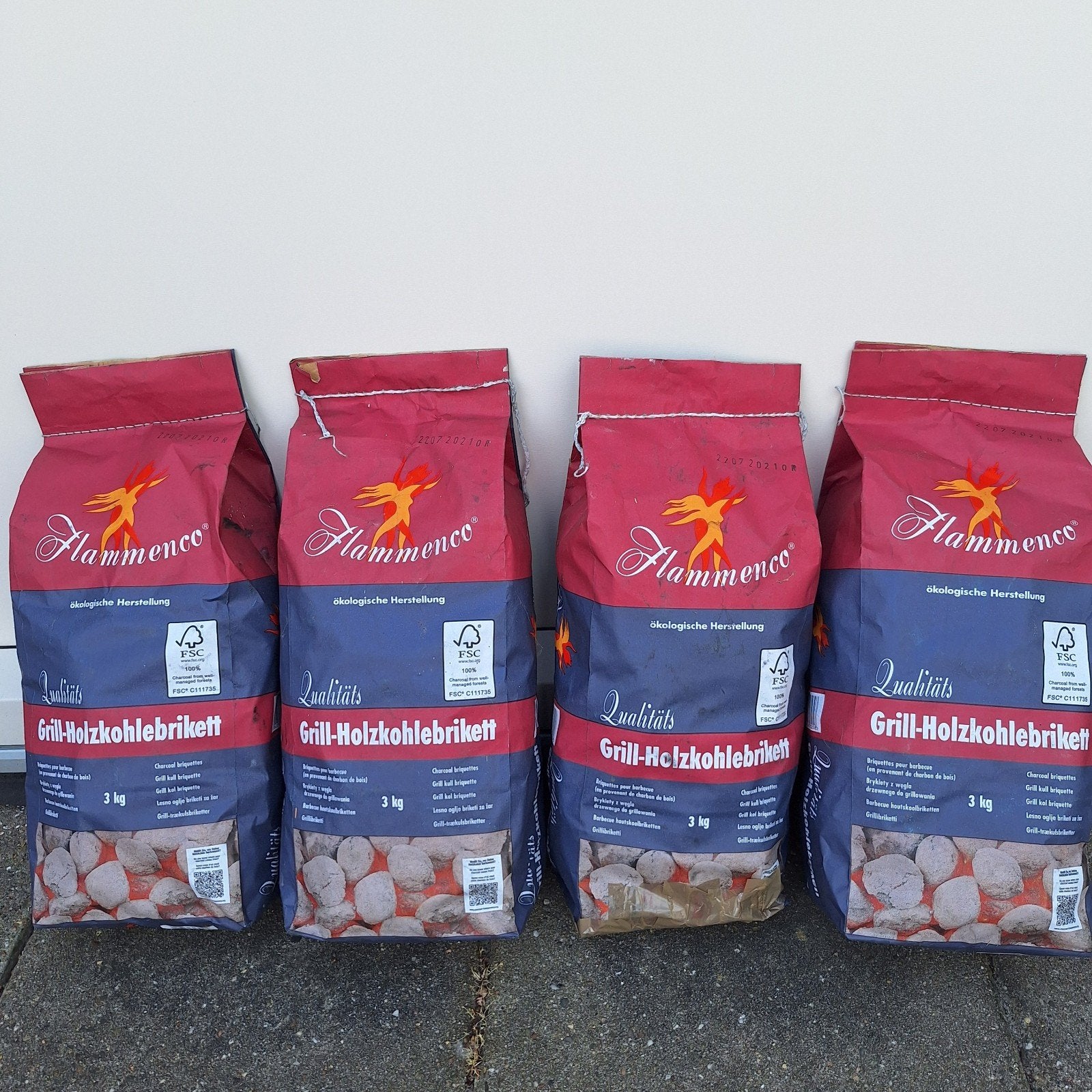 4 zakken voor €15,- ‼️koopje‼️

Flammenco Grill-briketten, Ophalen, Nieuw
