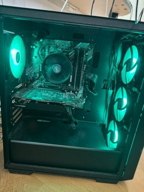 Gaming pc rx6600, Ryzen 5 5600, 1TB opslag, Computers en Software, Desktop Pc's, Zo goed als nieuw, 4 Ghz of meer, 16 GB, Gaming