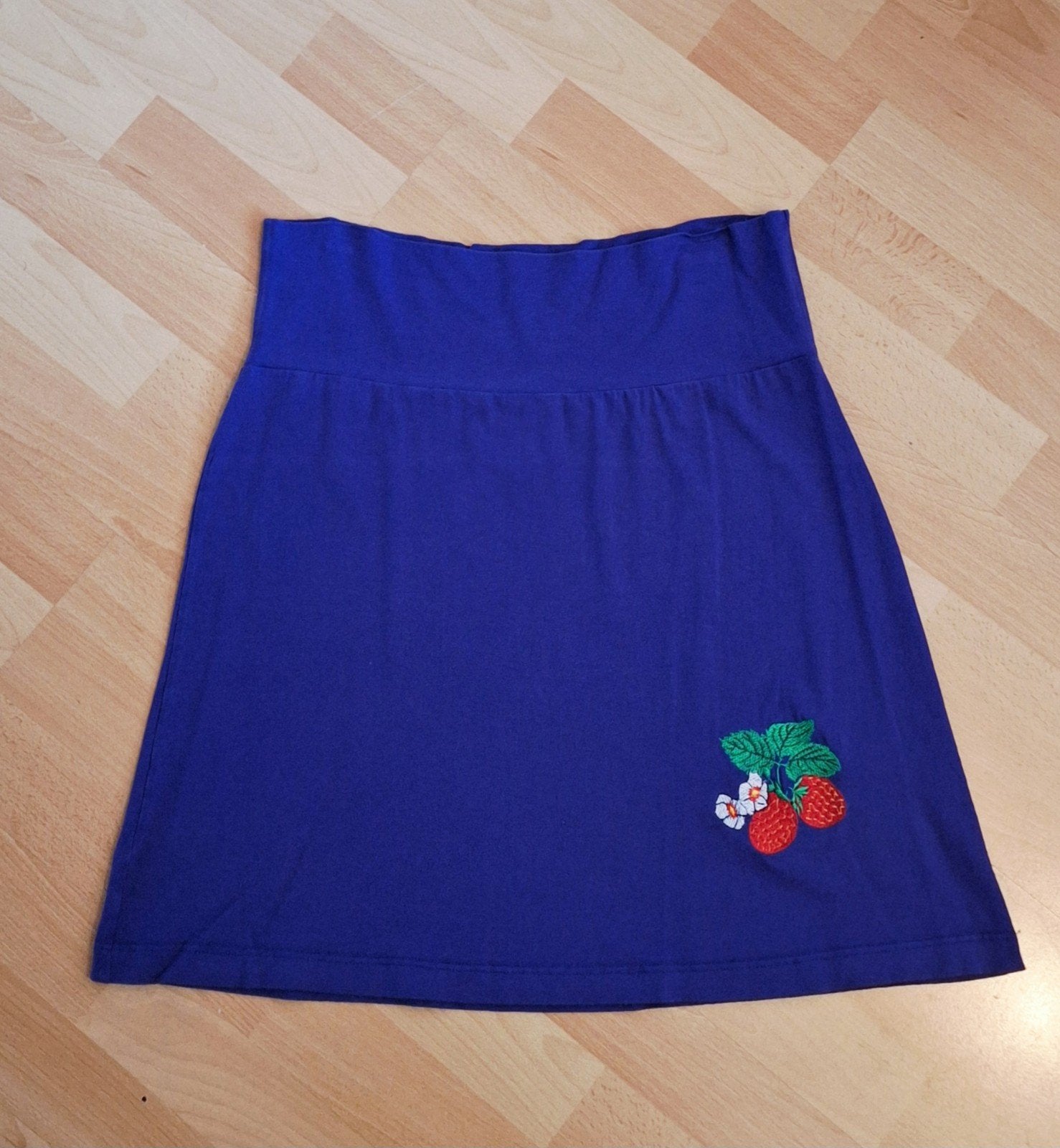 Tante Betsy rokje maat M met aardbeien borduursel, Kleding | Dames, Maat 38/40 (M), Tante Betsy, Paars, Ophalen of Verzenden