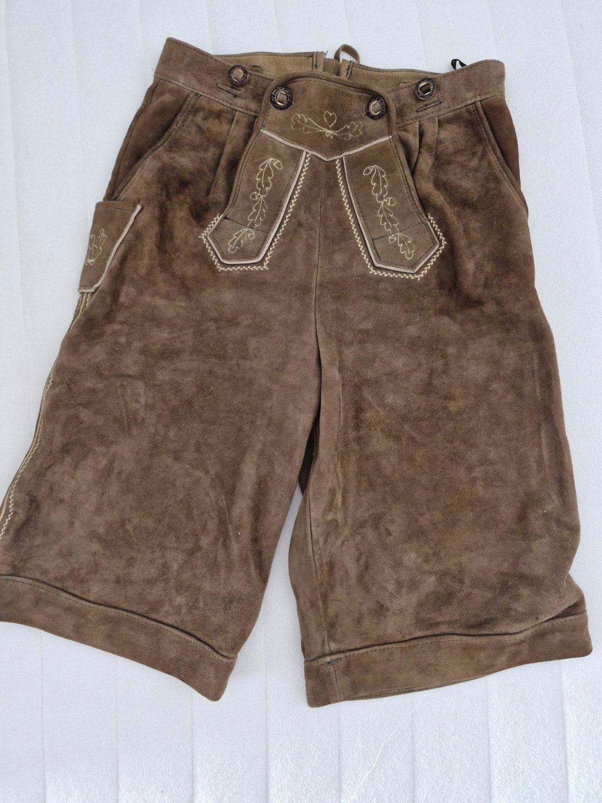 Mooie lederhose, bruin, met borduursel maat S, Kleding | Heren, Broeken en Pantalons, Ophalen of Verzenden, Gedragen, Overige maten