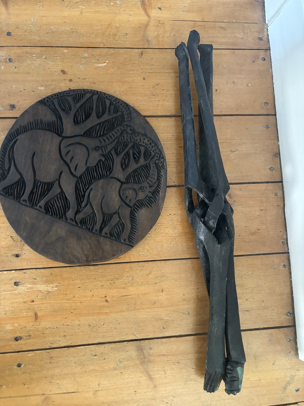 Afrikaanse bijzettafel met wilde dieren houtsnijwerk, Antiek en Kunst, Kunst | Niet-Westerse kunst, Bruin, Afrika, Overige typen