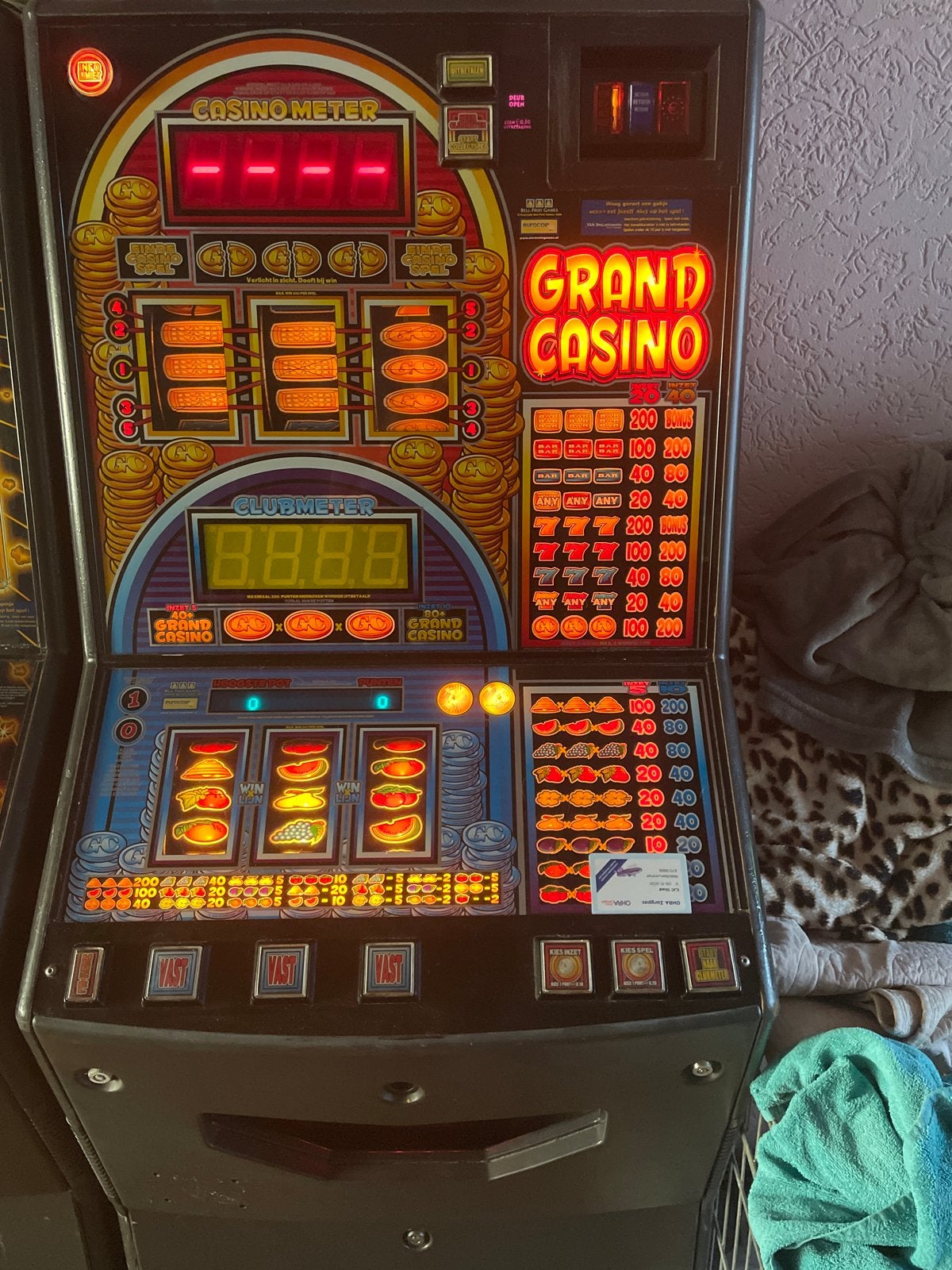 2 gokkasten te koop: Grand Casino en Gold Rush, Verzamelen, Automaten | Gokkasten en Fruitautomaten, Euro, Ophalen, Gebruikt, Met sleutels