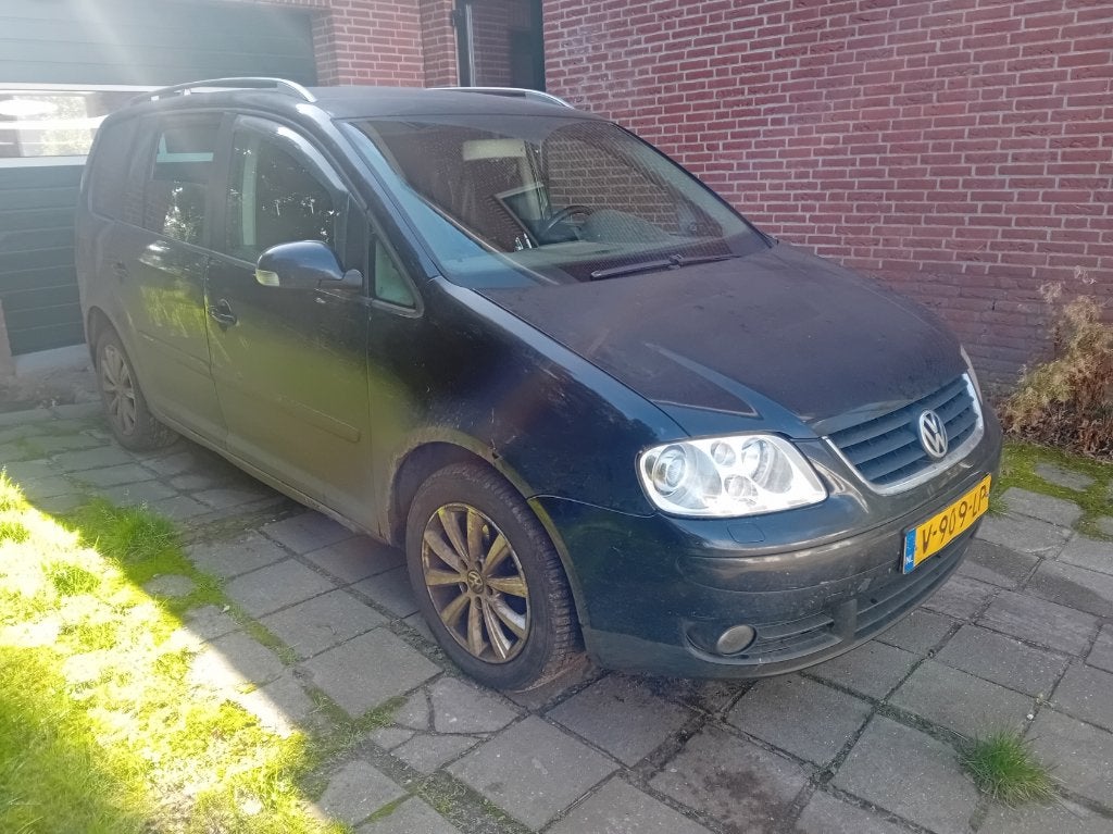 VW Touran, 2.0TDI, 318000km, DSG, bestel uitvoering, Auto's, Automaat, Stoelverwarming, Zwart, Diesel