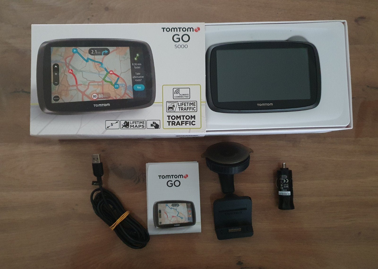 TomTom GO 5000 met Lifetime Maps en Traffic, Auto diversen, Ophalen of Verzenden