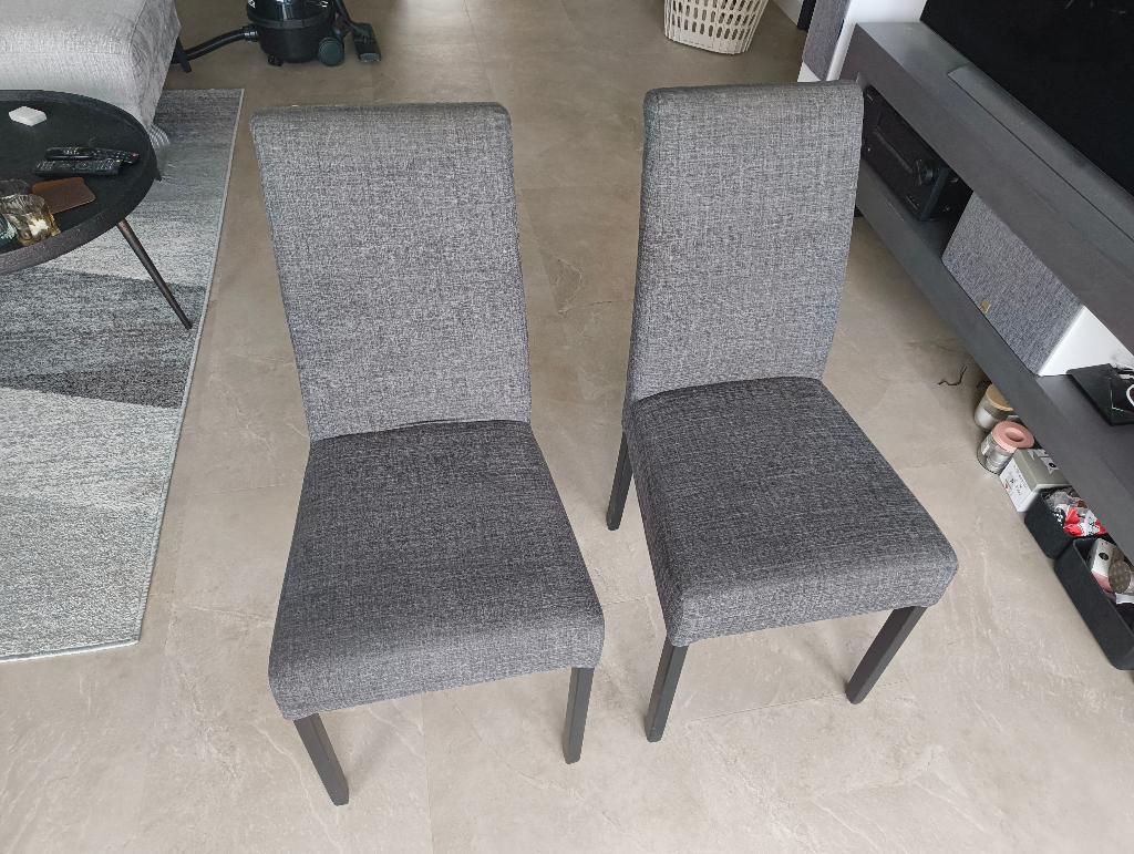 Twee grijze eetkamer stoelen, Ophalen, Kunststof, Gebruikt, Twee