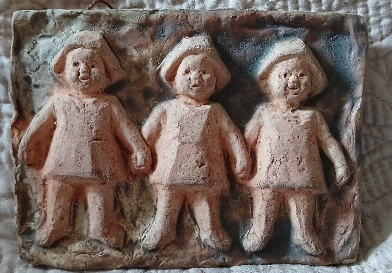 Aardewerk tegel met 3 kinderen, Hanna Mobach, Ophalen of Verzenden