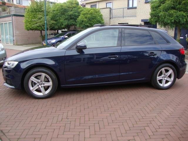Audi A3 Sportback 30 g-tron Advance Sport garantie mogelijk, Auto's, 4 cilinders, CNG (Aardgas), Blauw, Leder