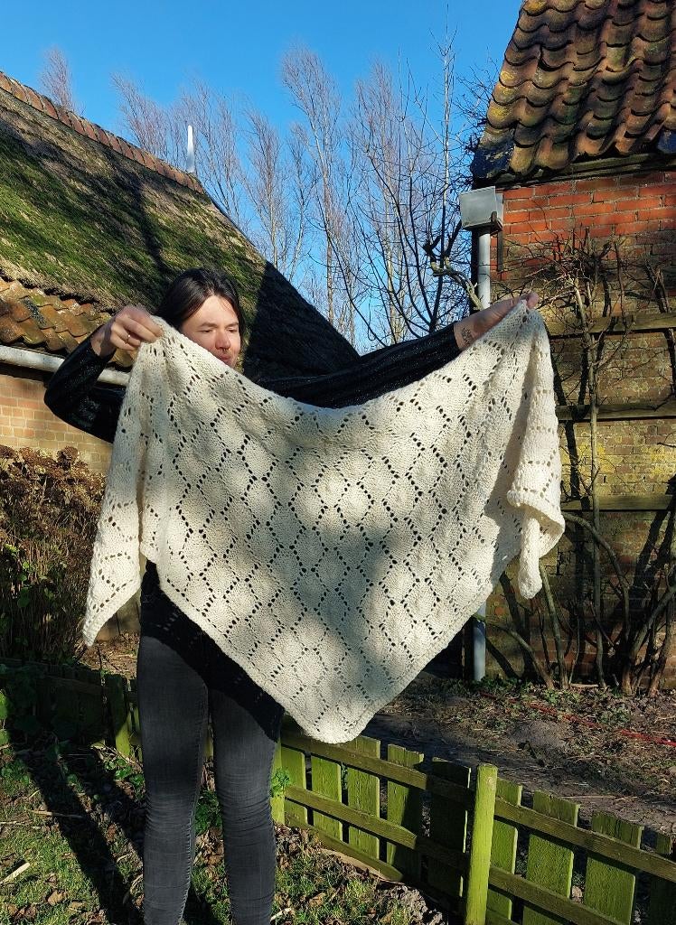 Sjaal omslagdoek, Kleding | Dames, Mutsen, Sjaals en Handschoenen, Maat 46/48 (XL) of groter, Nieuw, Ophalen of Verzenden, Handgemaakt