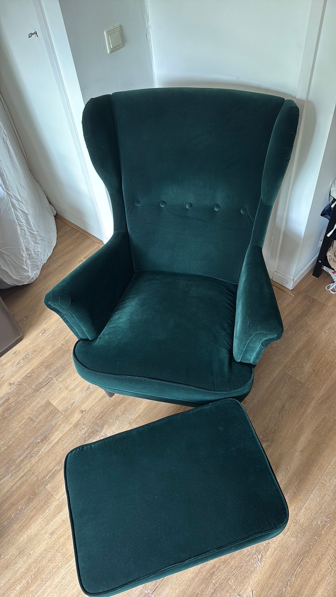 Foto 4 van Vintage fauteuil oorfauteuil groen velours + poef
