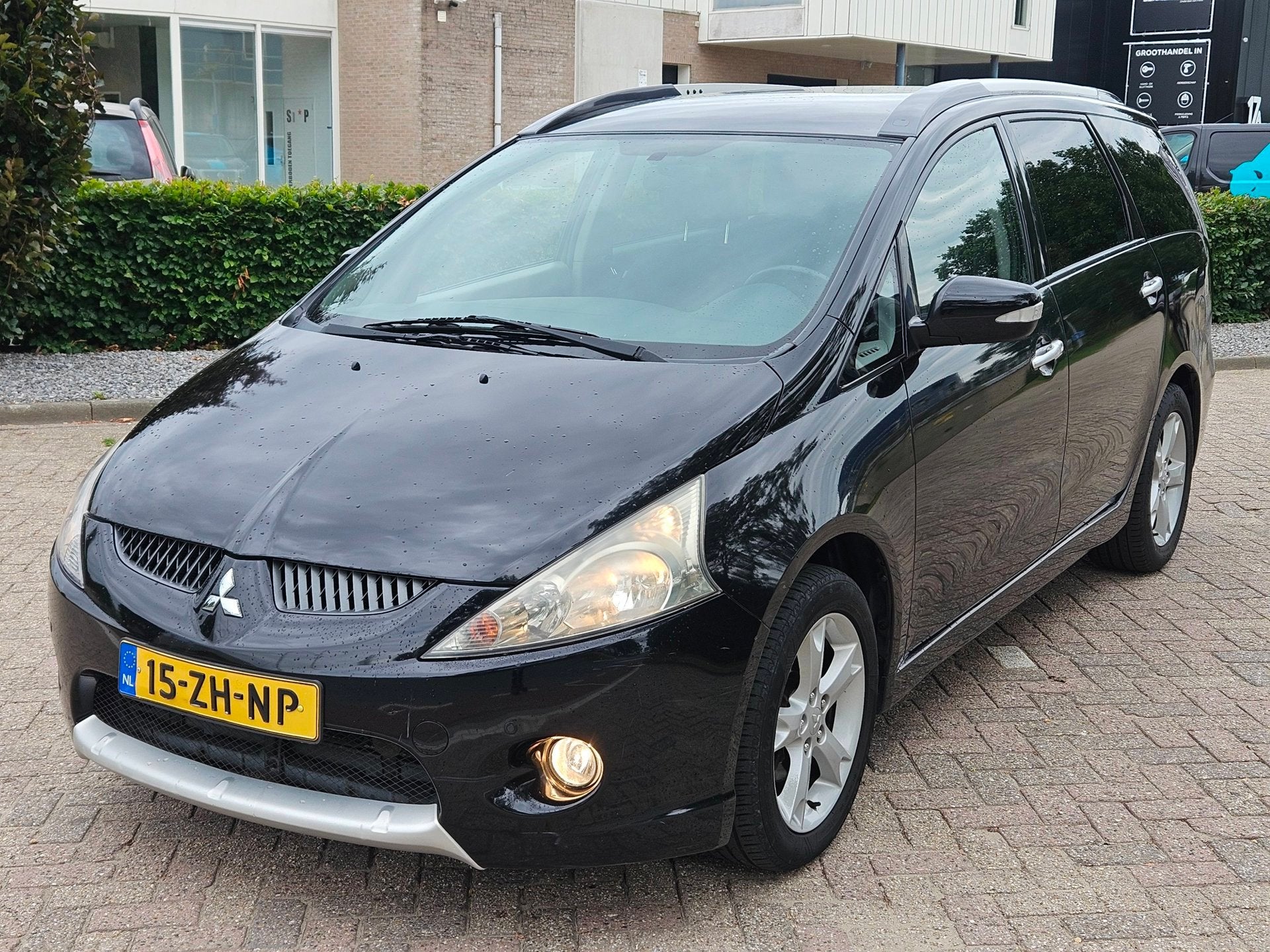 Mitsubishi Grandis 2.4-16V InSport apk 07-07-2027, Auto's, Mitsubishi, Voorwielaandrijving, Parkeersensor, Gebruikt, 7 stoelen