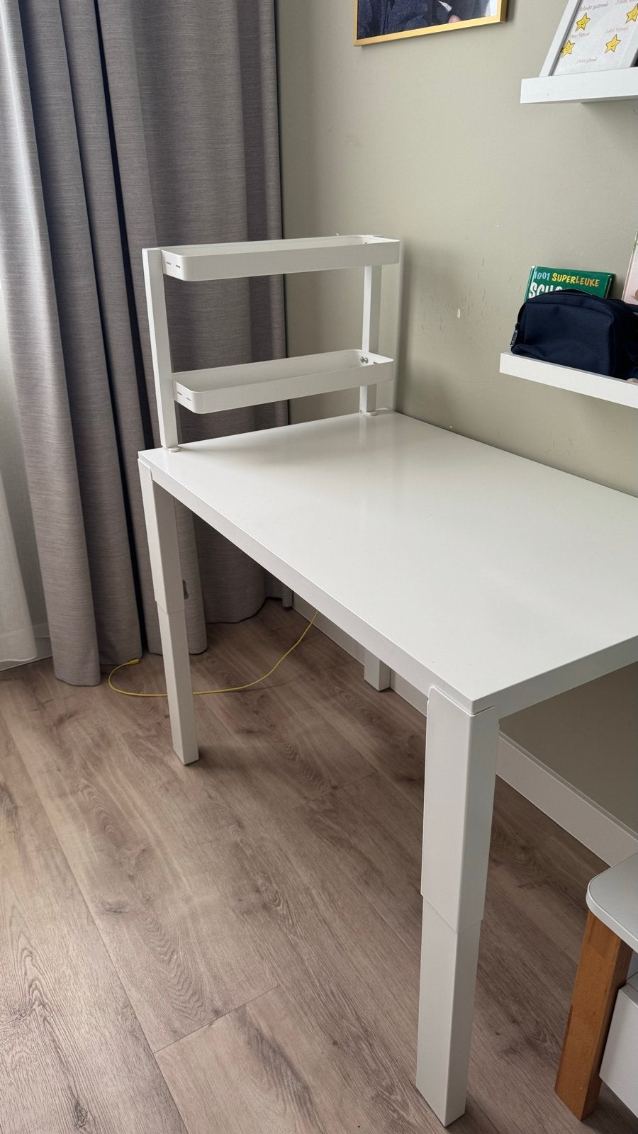 IKEA PÅHL Kinderbureau - In Hoogte Verstelbaar, Huis en Inrichting, Ophalen, Gebruikt, In hoogte verstelbaar, IKEA