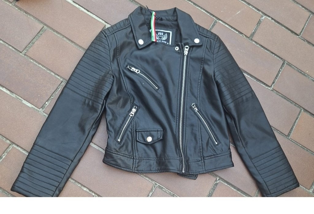2 Imitatieleren jasjes mt 140, Kinderen en Baby's, Kinderkleding | Maat 140, C&A, Meisje, Ophalen of Verzenden, Zo goed als nieuw