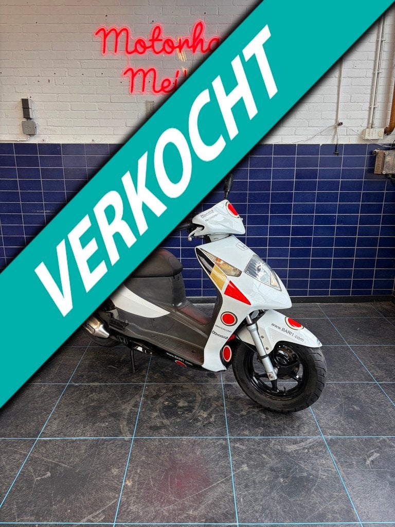 Honda Scooter SES 150 Dylan A2 35KW, Motoren, Cco@honda-eu.com, Scooter, Rivium Boulevard 222A
2909LK  Capelle Aan De Ijssel, NL