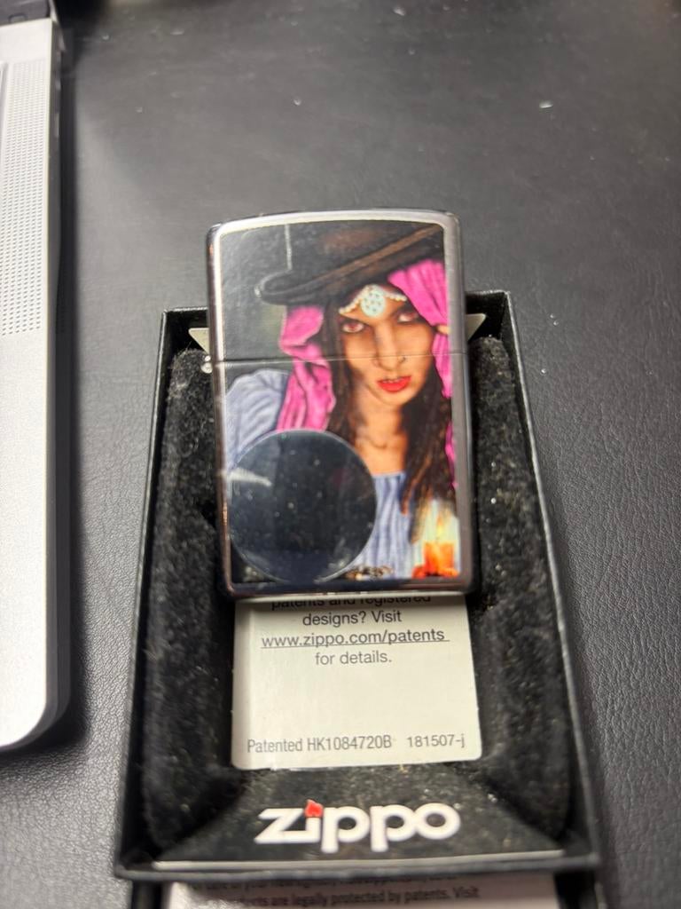 Zippo waarzegster nieuw nooit gebruikt, Ophalen of Verzenden, Zo goed als nieuw, Aansteker