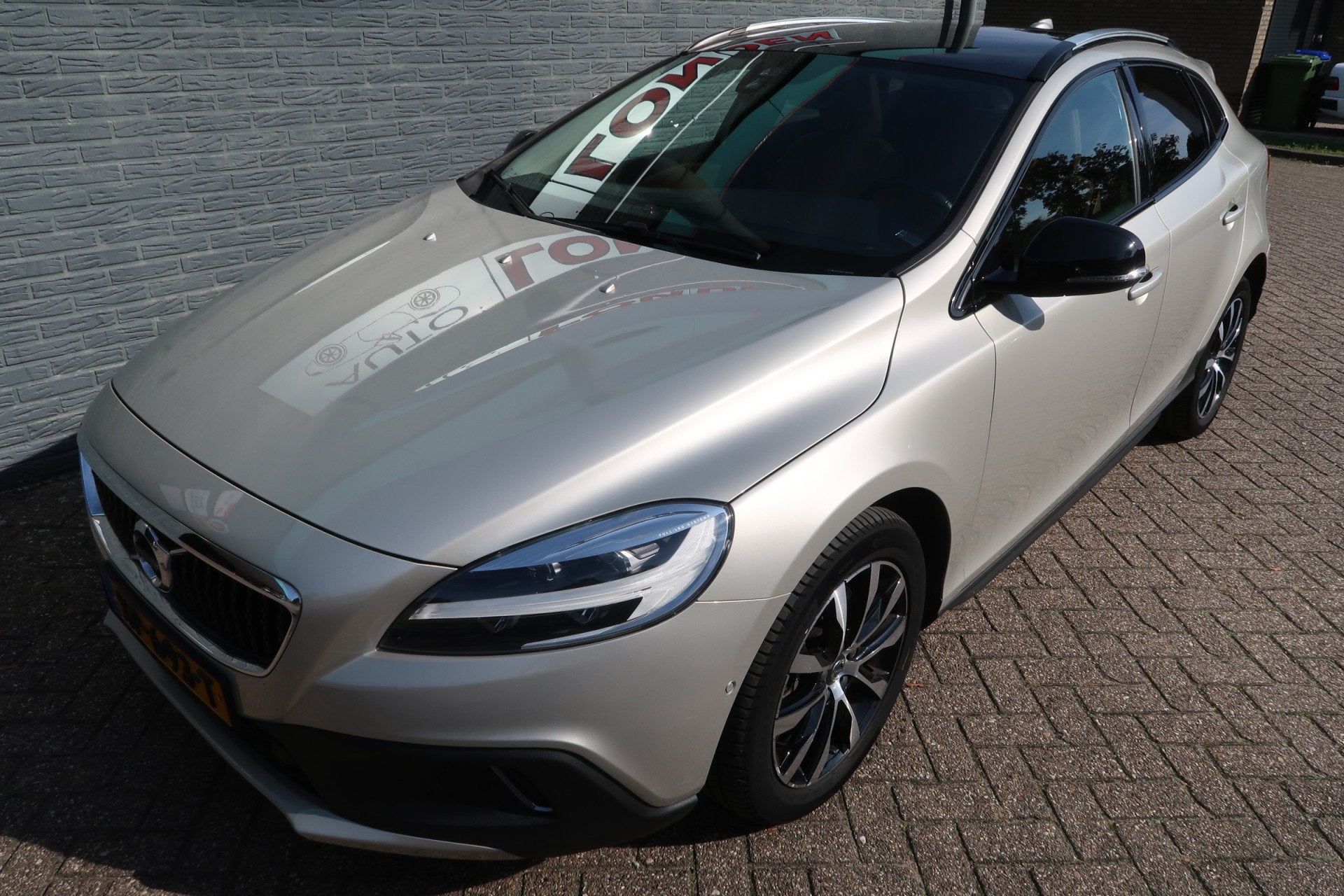 Volvo V40 Cross Country 1.5 T3 Polar+ Luxury Bij ons bedrijf, 12 maanden, Euro 6, 4 cilinders, Automatische klimaatregeling