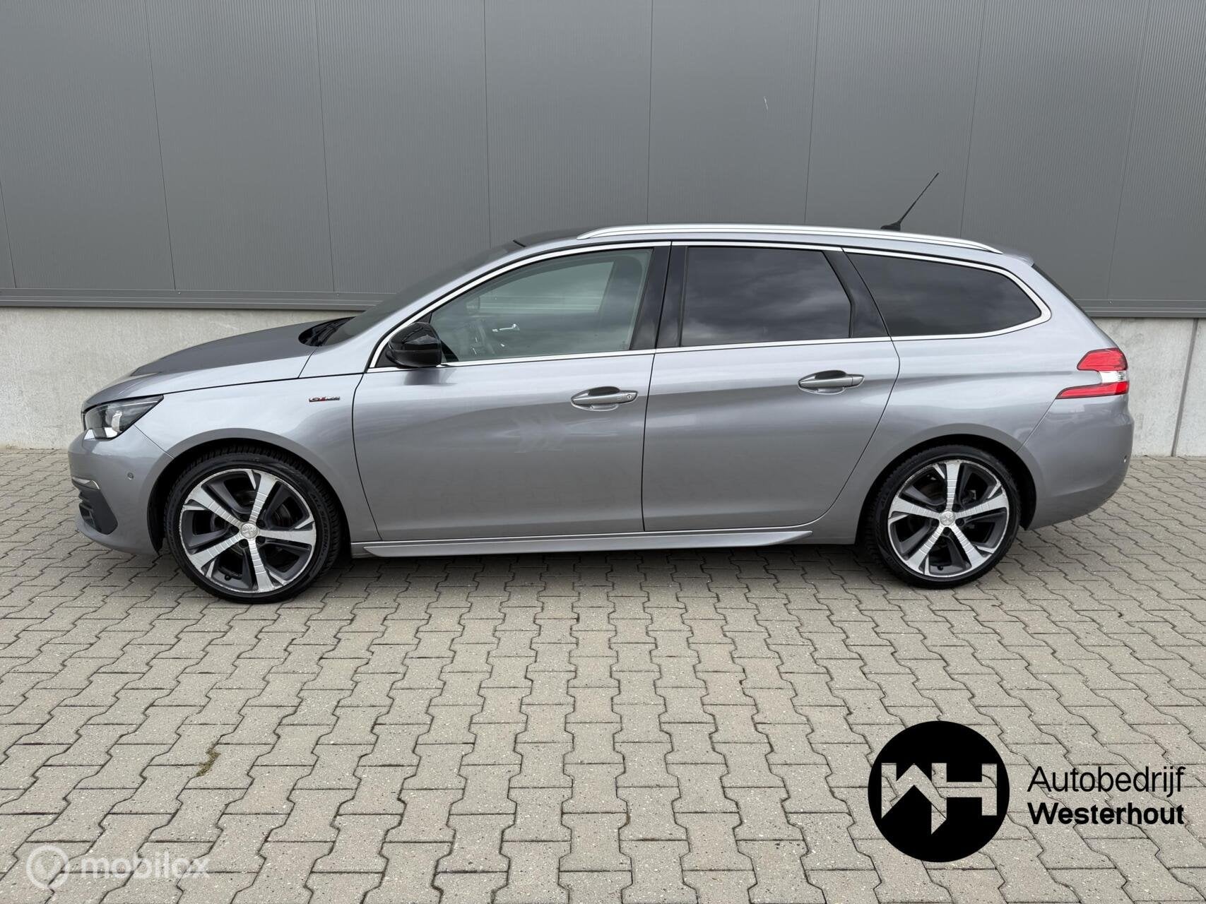 Foto 9 van Peugeot 308 SW 1.2 PureTech GT-line|AUTOMAAT|MASSAGESTO|PANO